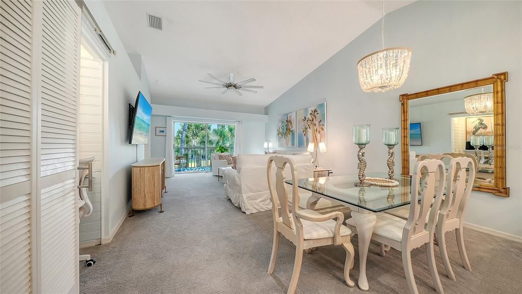 For Sale: $315,000 (2 beds, 2 baths, 1333 Square Feet)