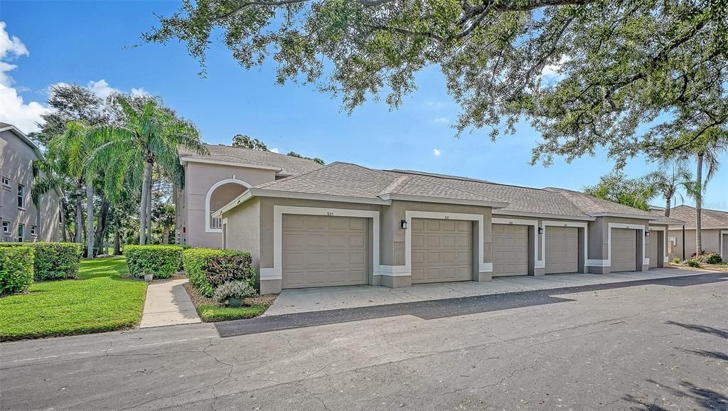 For Sale: $315,000 (2 beds, 2 baths, 1333 Square Feet)