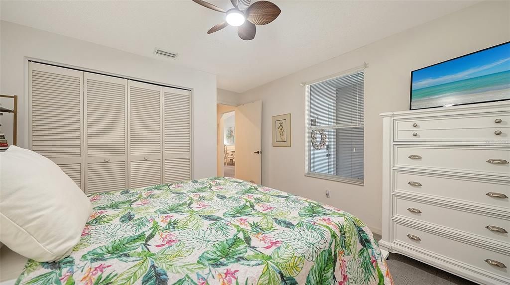 For Sale: $315,000 (2 beds, 2 baths, 1333 Square Feet)