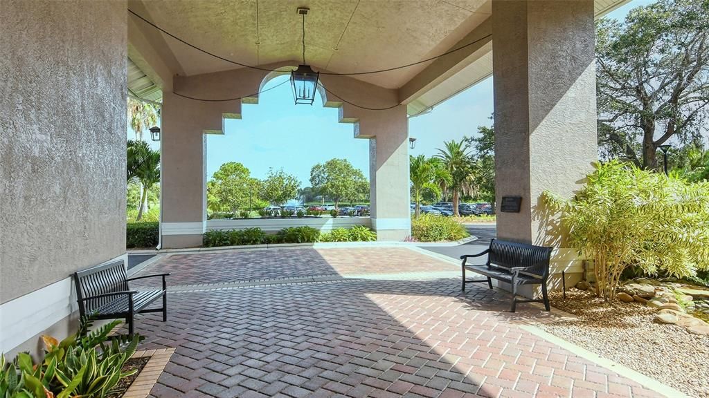 For Sale: $315,000 (2 beds, 2 baths, 1333 Square Feet)