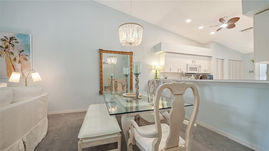 For Sale: $315,000 (2 beds, 2 baths, 1333 Square Feet)