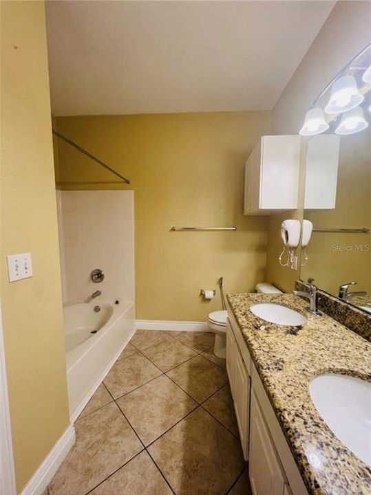 For Rent: $2,200 (1 beds, 1 baths, 770 Square Feet)