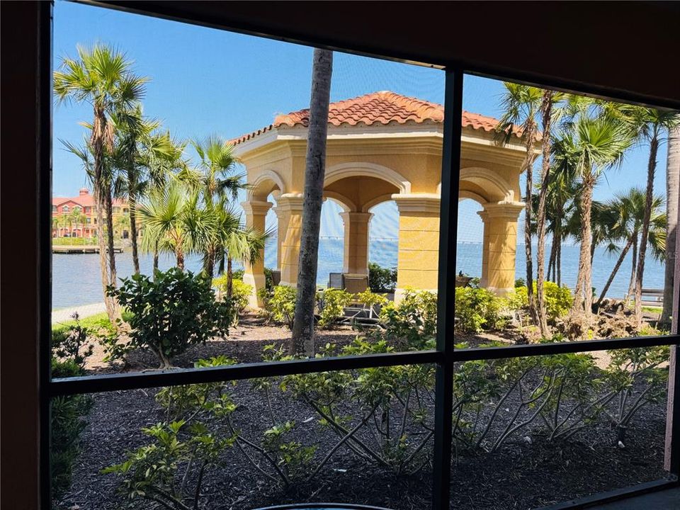 For Rent: $2,200 (1 beds, 1 baths, 770 Square Feet)