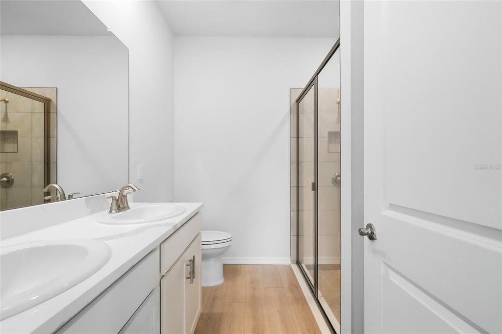 В аренду: $2,550 (3 спален, 2 ванн, 1565 Квадратных фут)