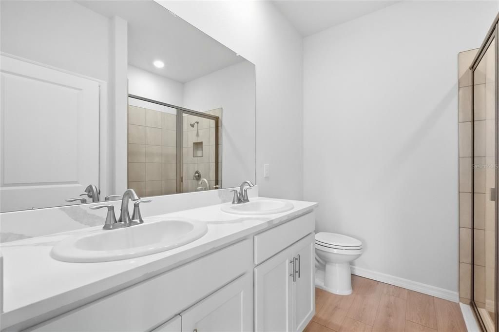 В аренду: $2,550 (3 спален, 2 ванн, 1565 Квадратных фут)