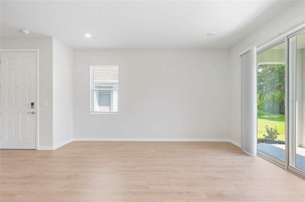В аренду: $2,550 (3 спален, 2 ванн, 1565 Квадратных фут)