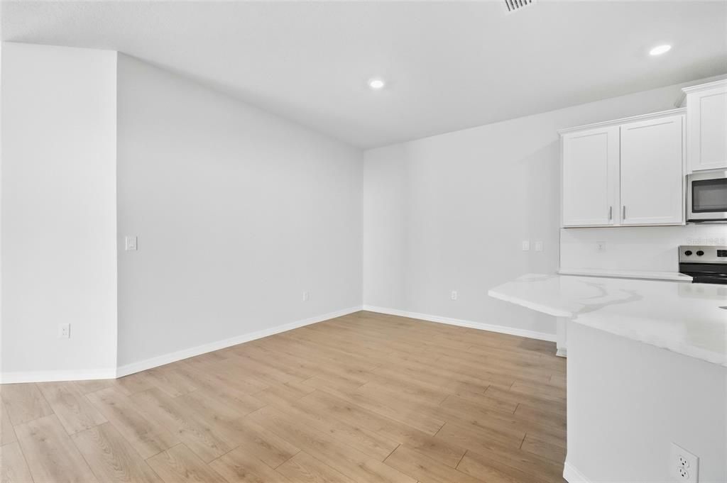 В аренду: $2,550 (3 спален, 2 ванн, 1565 Квадратных фут)