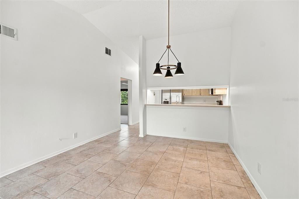 For Sale: $175,000 (2 beds, 2 baths, 980 Square Feet)