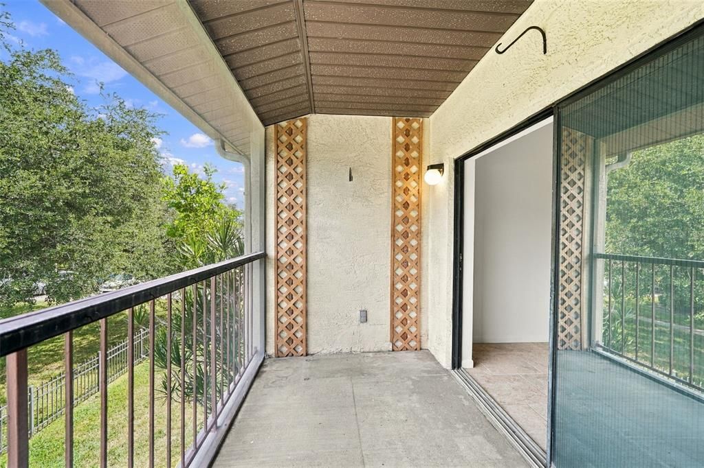 For Sale: $175,000 (2 beds, 2 baths, 980 Square Feet)