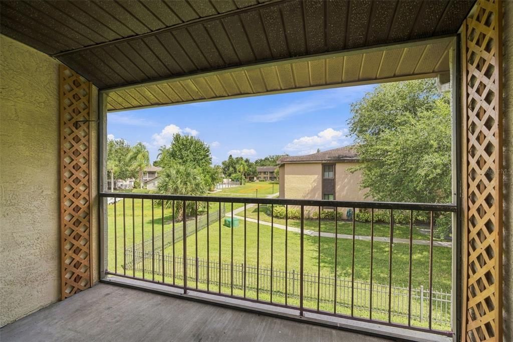 For Sale: $175,000 (2 beds, 2 baths, 980 Square Feet)