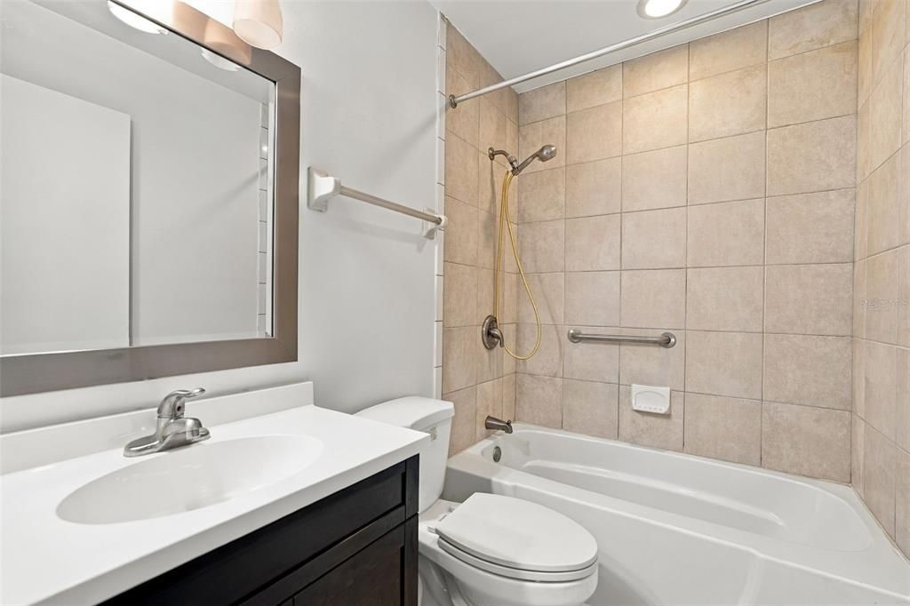 For Sale: $175,000 (2 beds, 2 baths, 980 Square Feet)