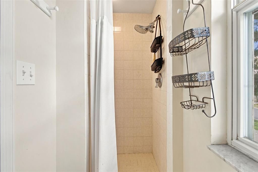 В аренду: $7,000 (4 спален, 3 ванн, 2177 Квадратных фут)