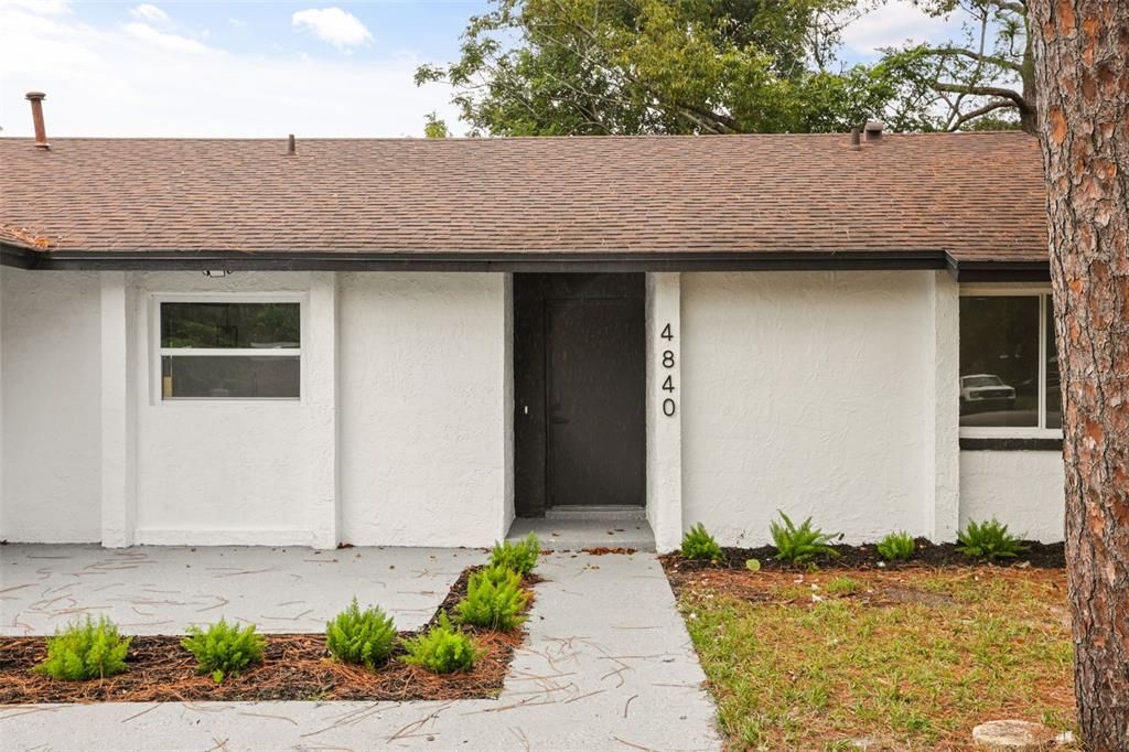 For Sale: $329,900 (3 beds, 2 baths, 1561 Square Feet)