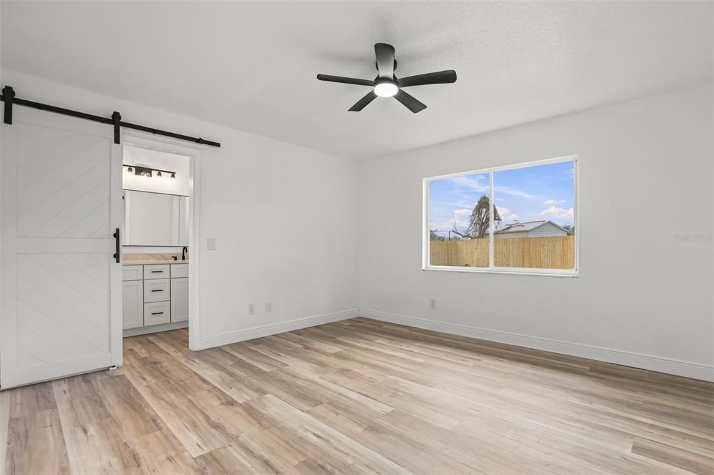 For Sale: $329,900 (3 beds, 2 baths, 1561 Square Feet)