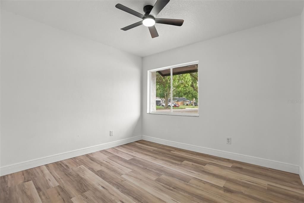 For Sale: $329,900 (3 beds, 2 baths, 1561 Square Feet)
