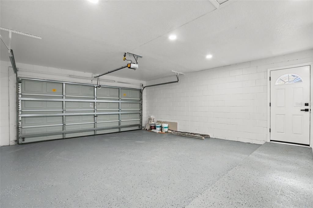 For Sale: $329,900 (3 beds, 2 baths, 1561 Square Feet)