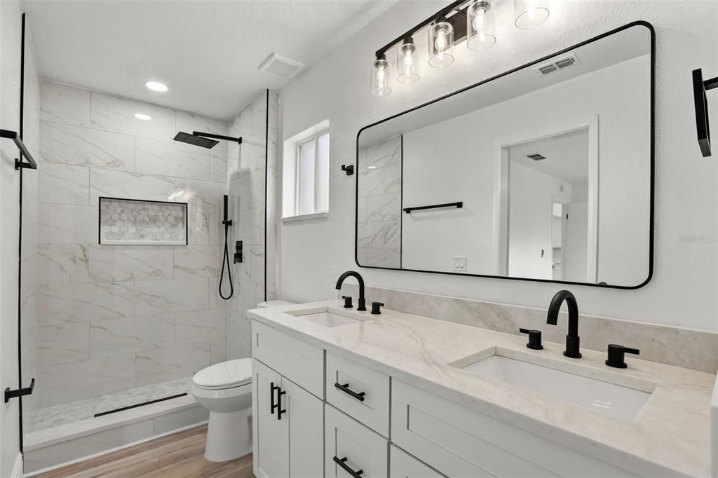 For Sale: $329,900 (3 beds, 2 baths, 1561 Square Feet)