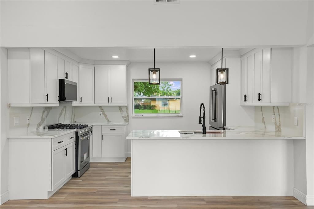 For Sale: $329,900 (3 beds, 2 baths, 1561 Square Feet)