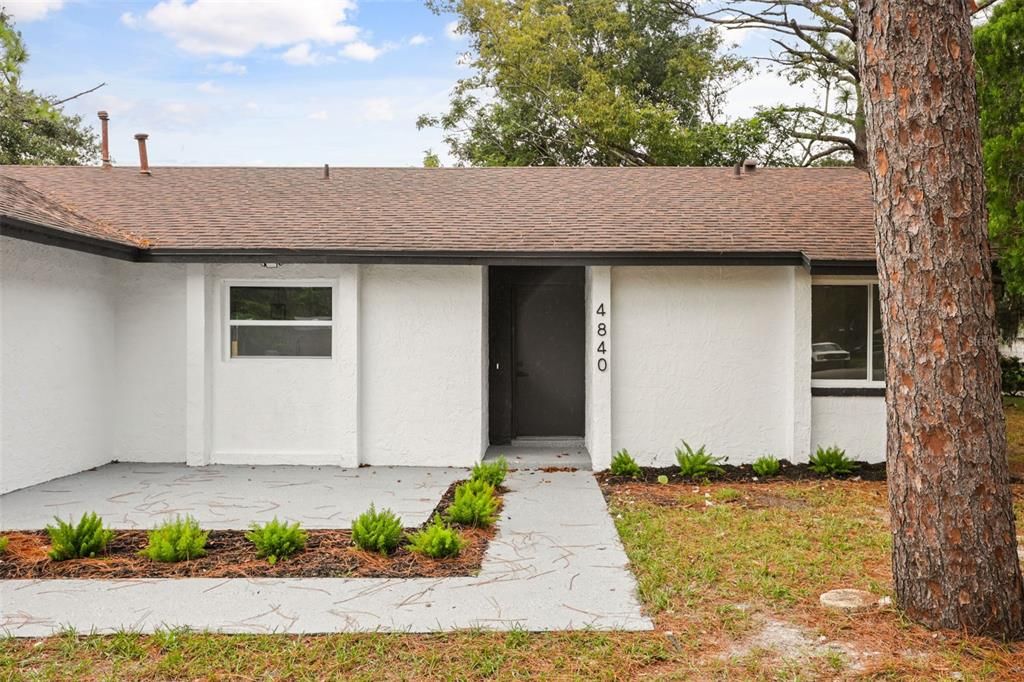 For Sale: $329,900 (3 beds, 2 baths, 1561 Square Feet)
