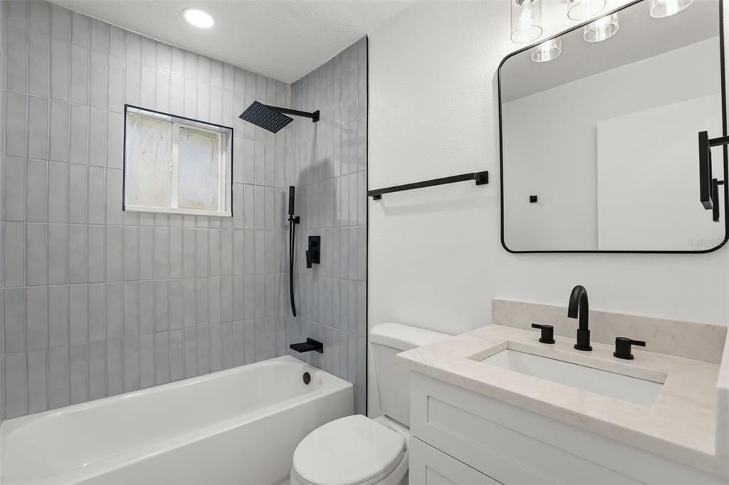 For Sale: $329,900 (3 beds, 2 baths, 1561 Square Feet)