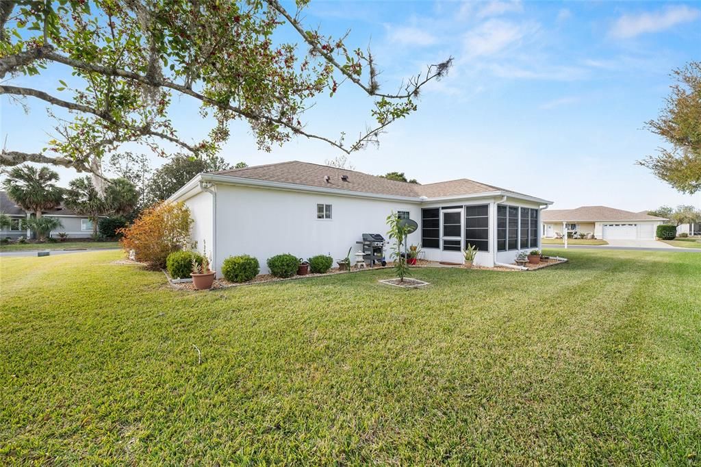 For Sale: $239,000 (2 beds, 2 baths, 1296 Square Feet)