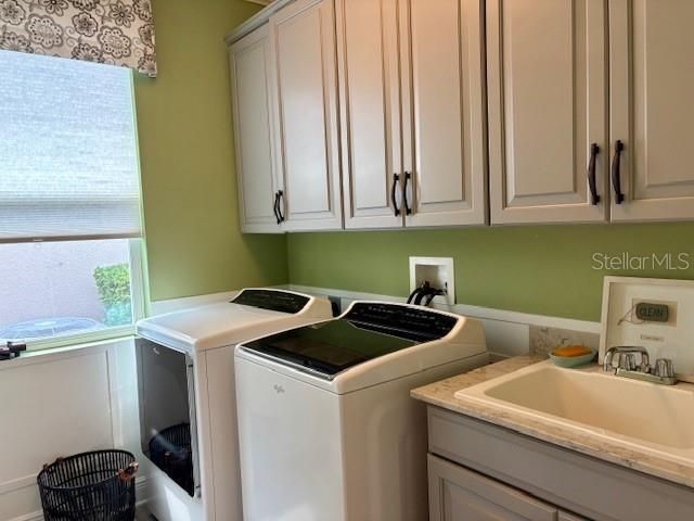 For Sale: $480,000 (4 beds, 3 baths, 2547 Square Feet)