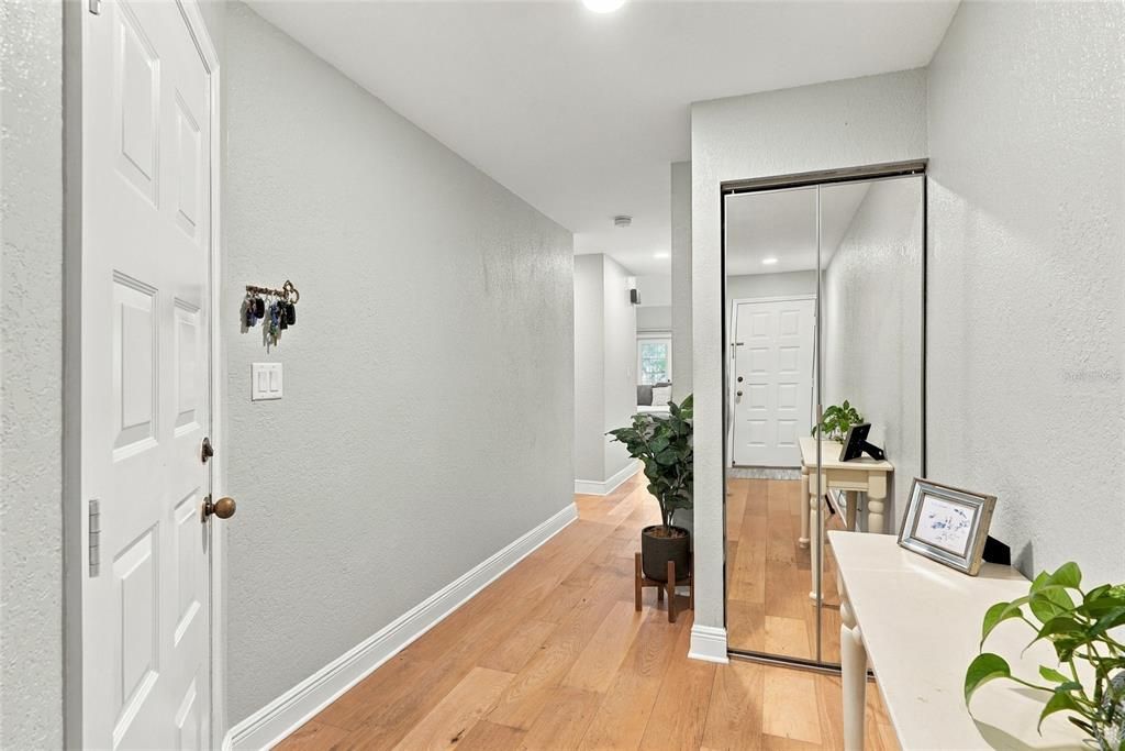 En Venta: $599,000 (3 camas, 2 baños, 2159 Pies cuadrados)
