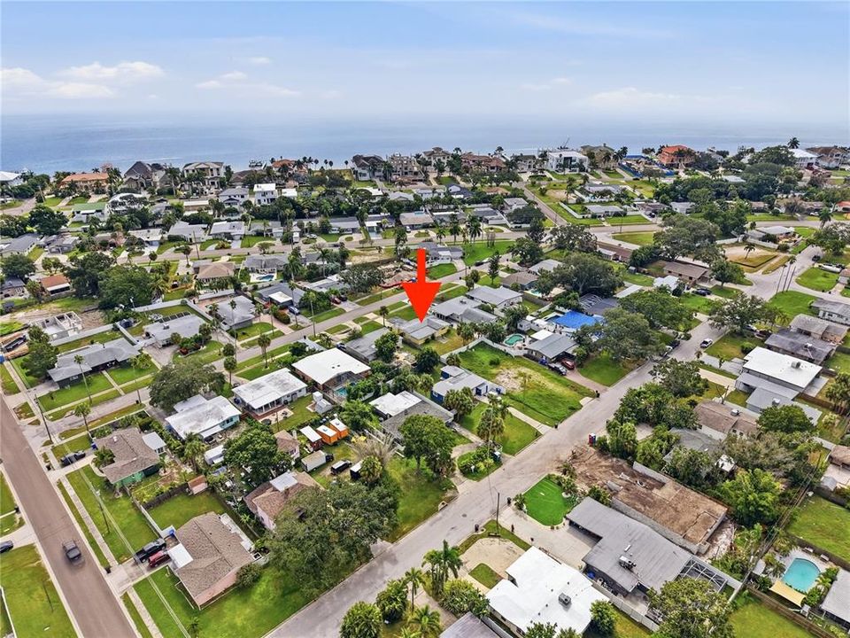 For Sale: $245,000 (2 beds, 1 baths, 960 Square Feet)