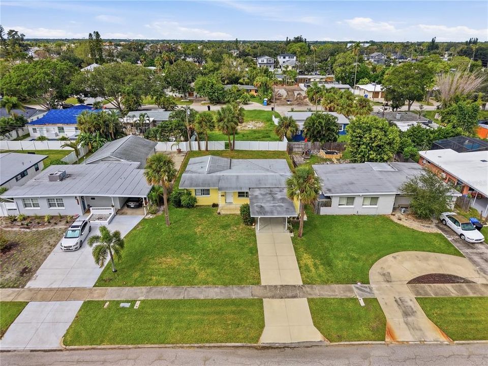 For Sale: $245,000 (2 beds, 1 baths, 960 Square Feet)