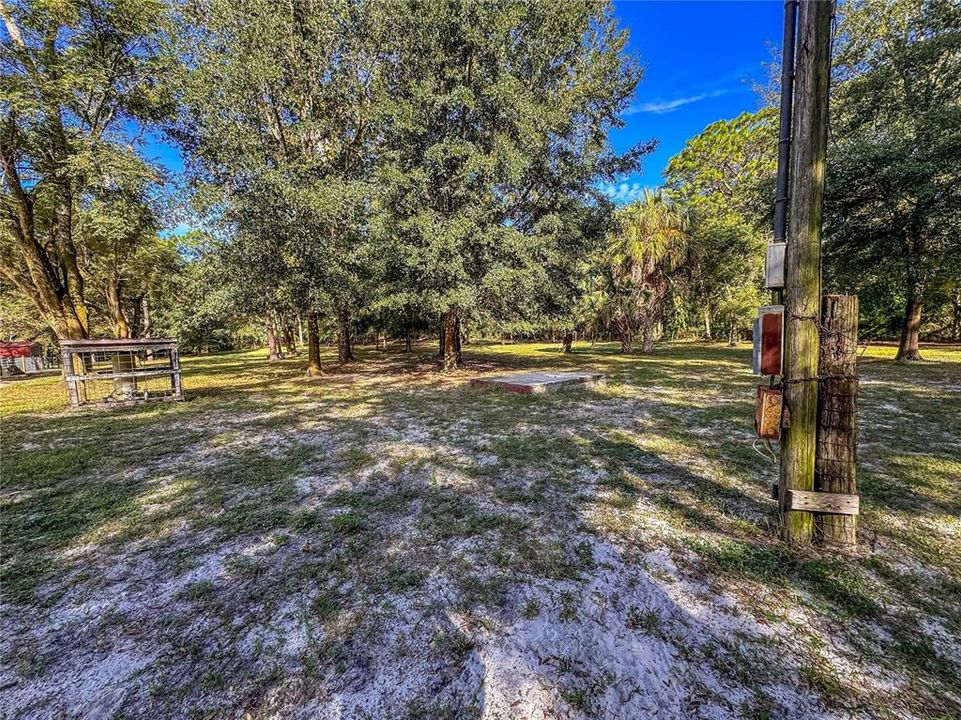 待售: $150,000 (1.37 acres)