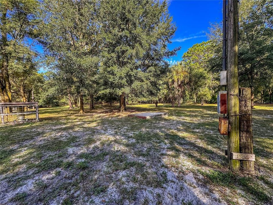待售: $150,000 (1.37 acres)