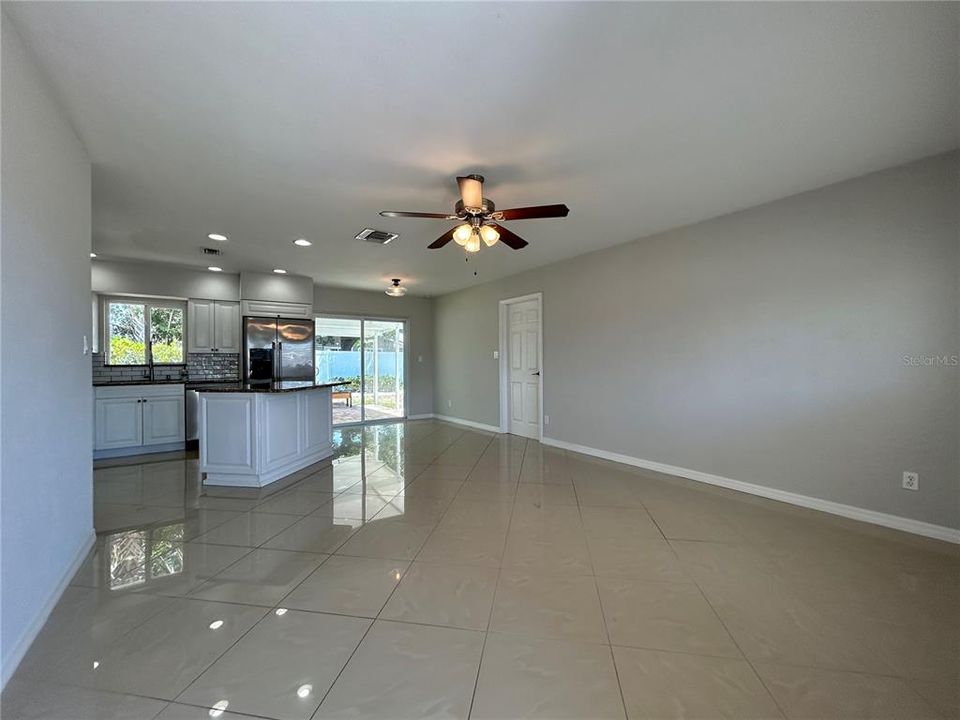 For Rent: $3,000 (3 beds, 2 baths, 1052 Square Feet)