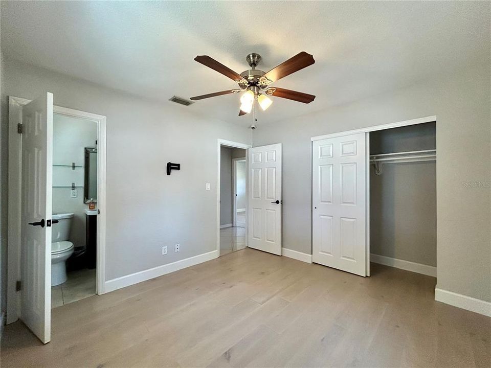 For Rent: $3,000 (3 beds, 2 baths, 1052 Square Feet)