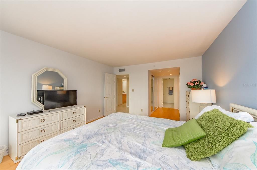 For Rent: $5,000 (2 beds, 2 baths, 1331 Square Feet)