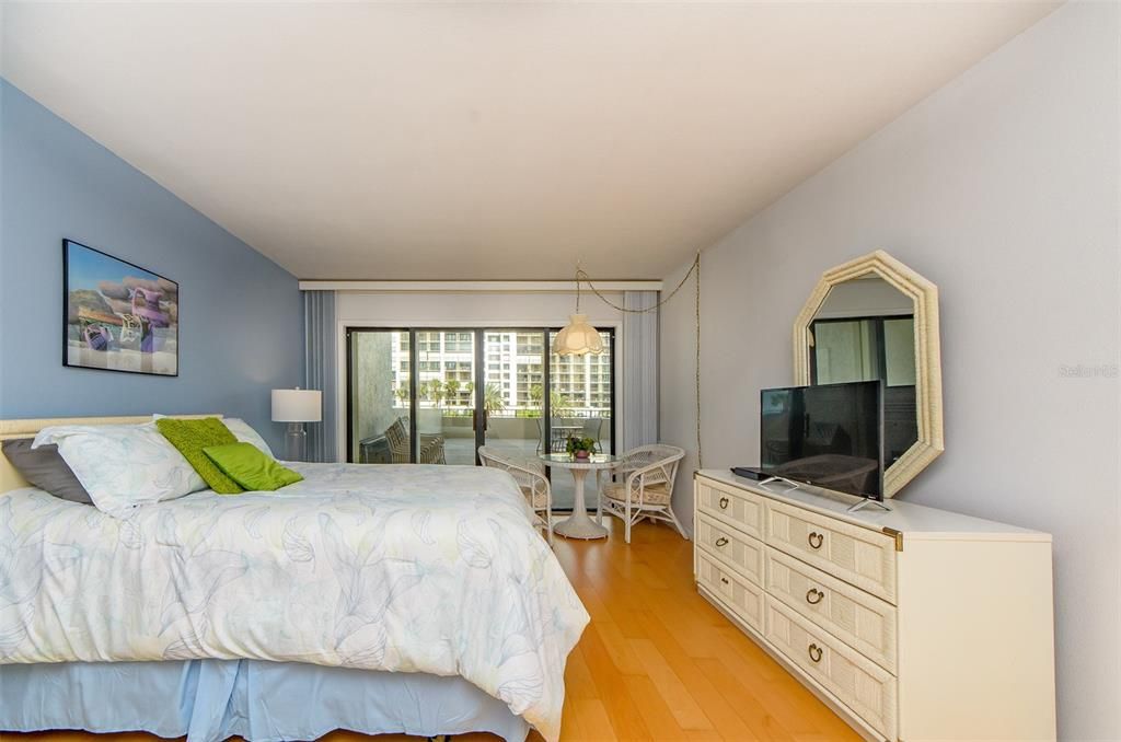 For Rent: $5,000 (2 beds, 2 baths, 1331 Square Feet)