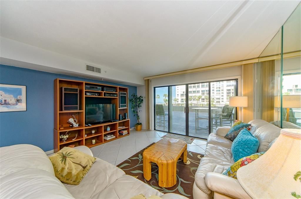 For Rent: $5,000 (2 beds, 2 baths, 1331 Square Feet)