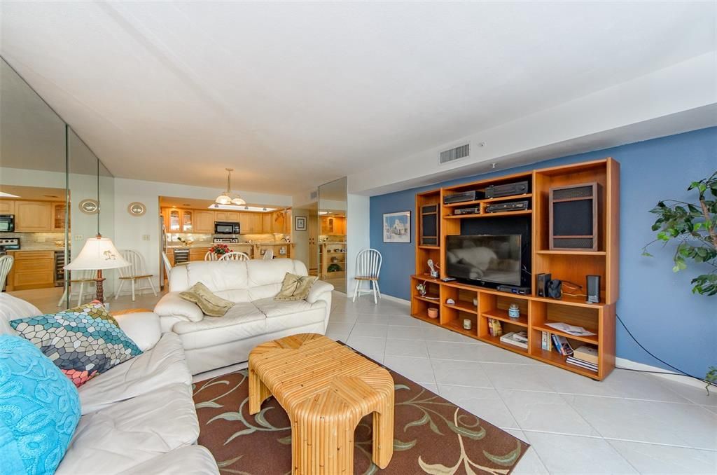 For Rent: $5,000 (2 beds, 2 baths, 1331 Square Feet)