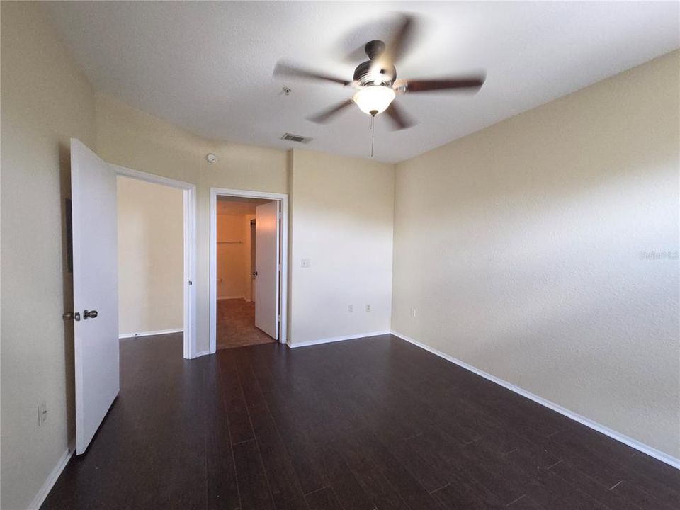 For Rent: $1,450 (1 beds, 1 baths, 951 Square Feet)