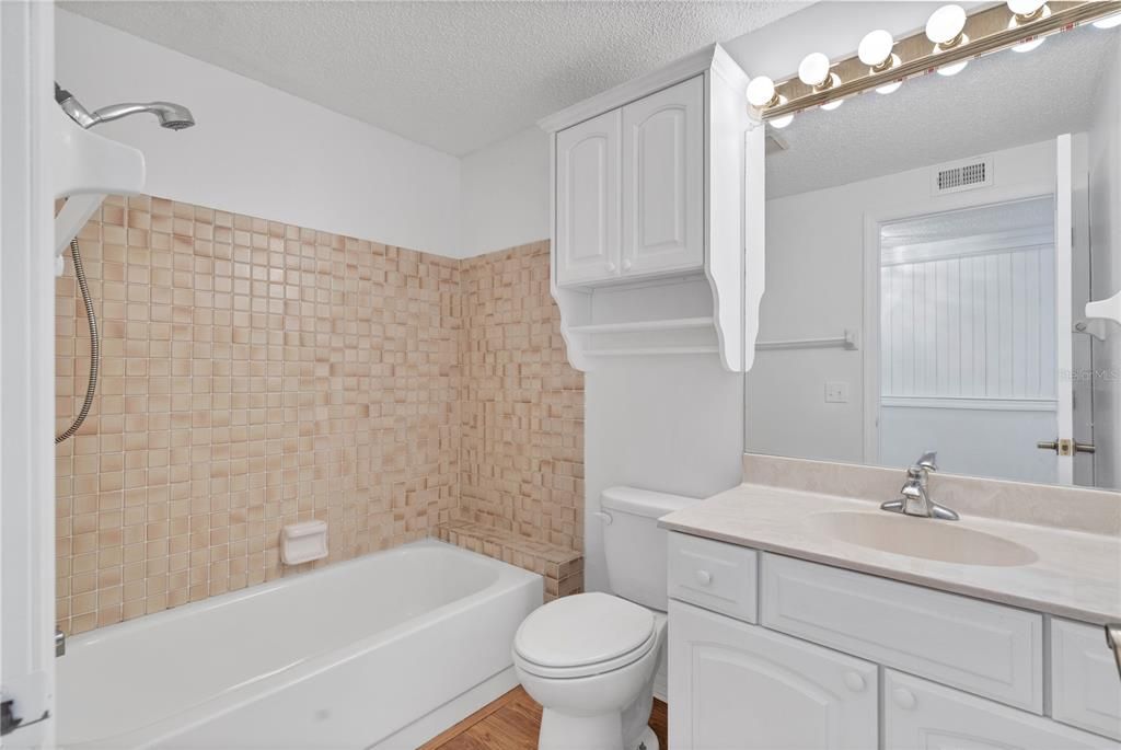 For Rent: $1,500 (2 beds, 2 baths, 960 Square Feet)