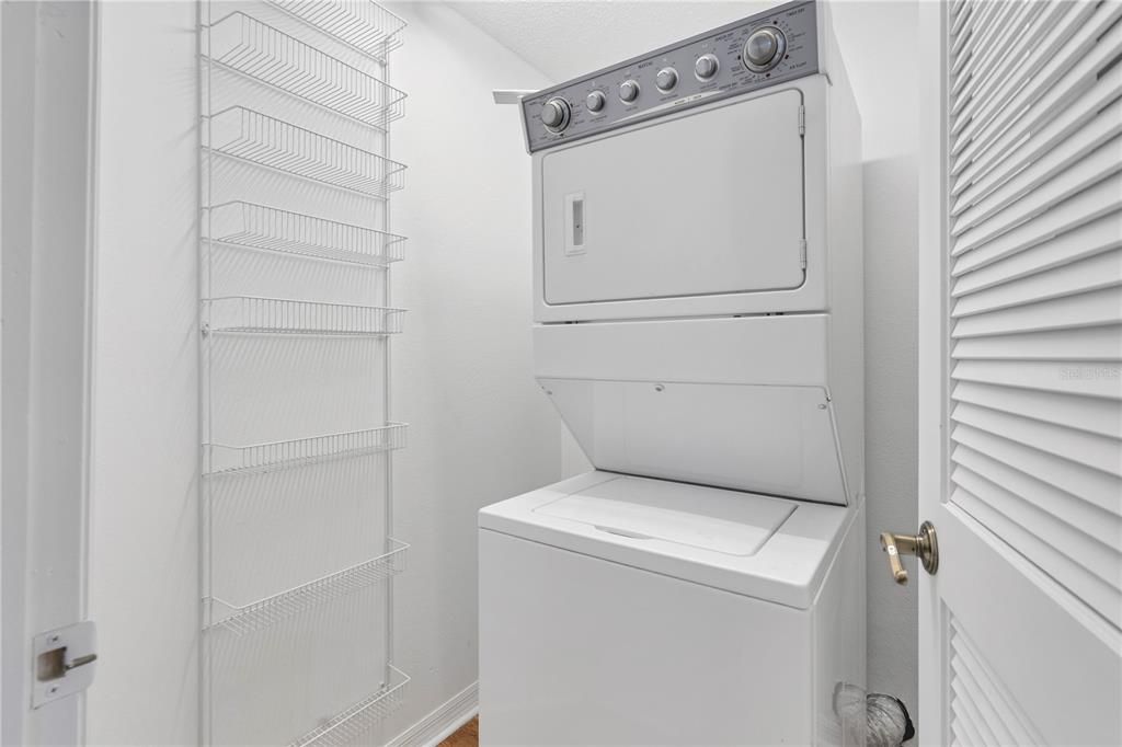 For Rent: $1,500 (2 beds, 2 baths, 960 Square Feet)