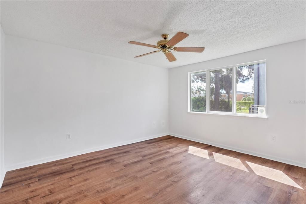 For Rent: $1,500 (2 beds, 2 baths, 960 Square Feet)