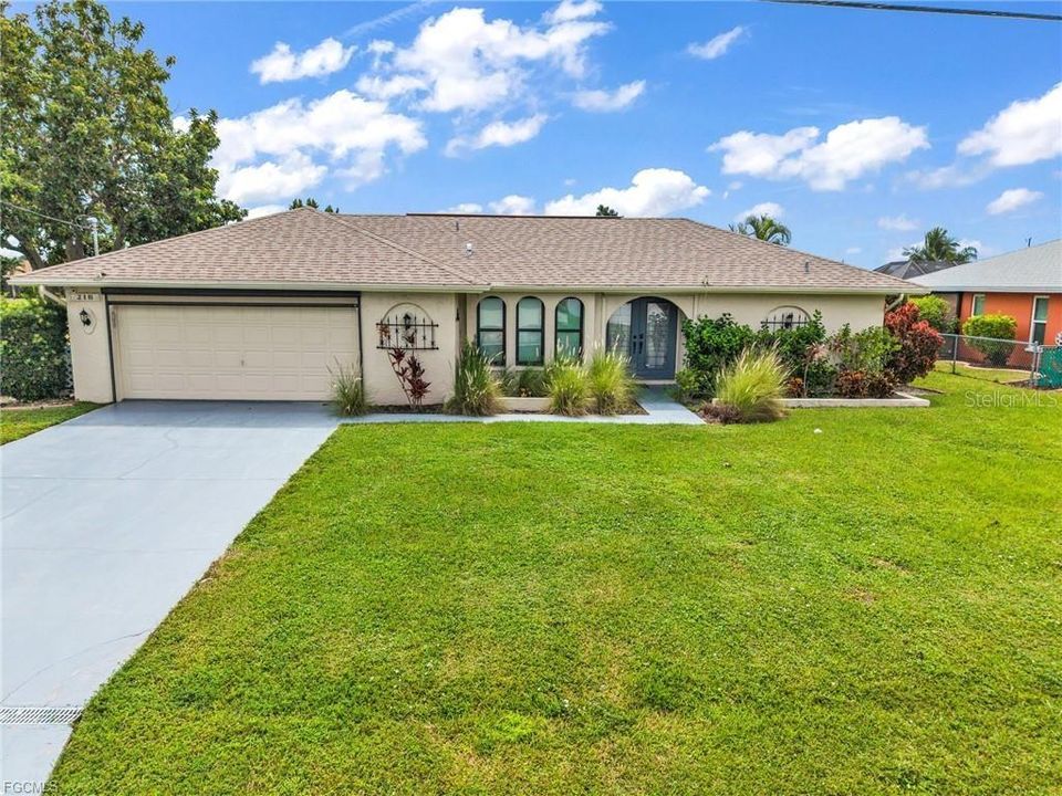 For Sale: $589,900 (3 beds, 2 baths, 1679 Square Feet)