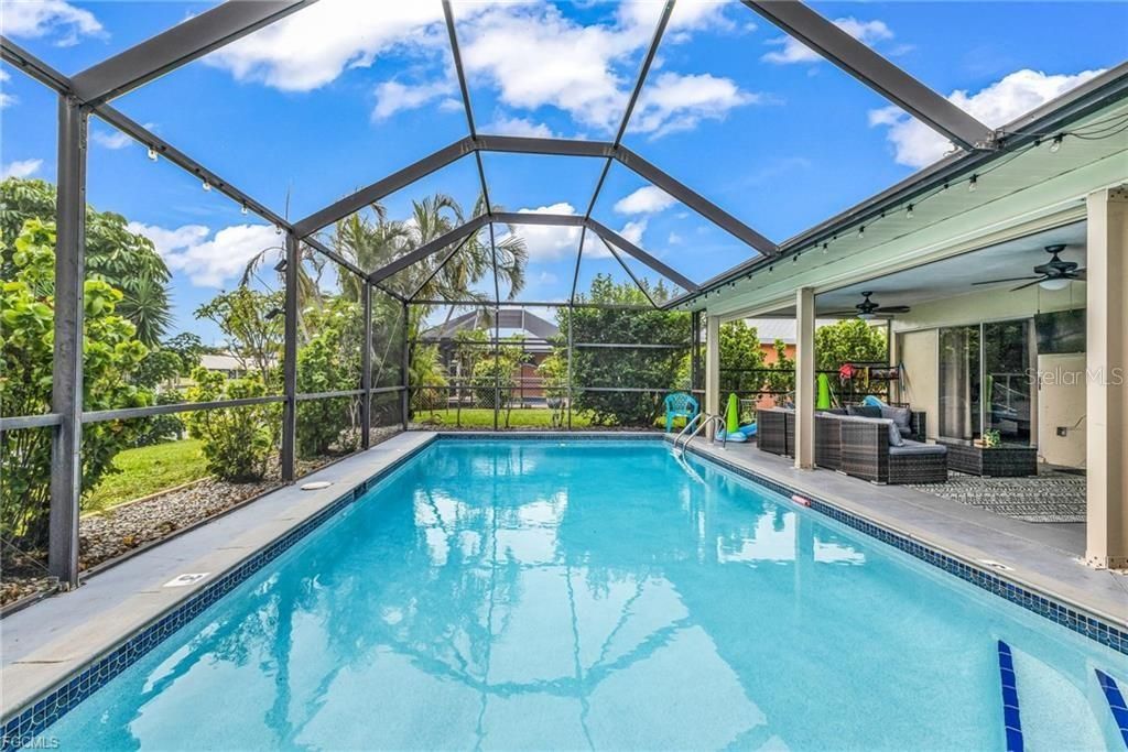 For Sale: $589,900 (3 beds, 2 baths, 1679 Square Feet)