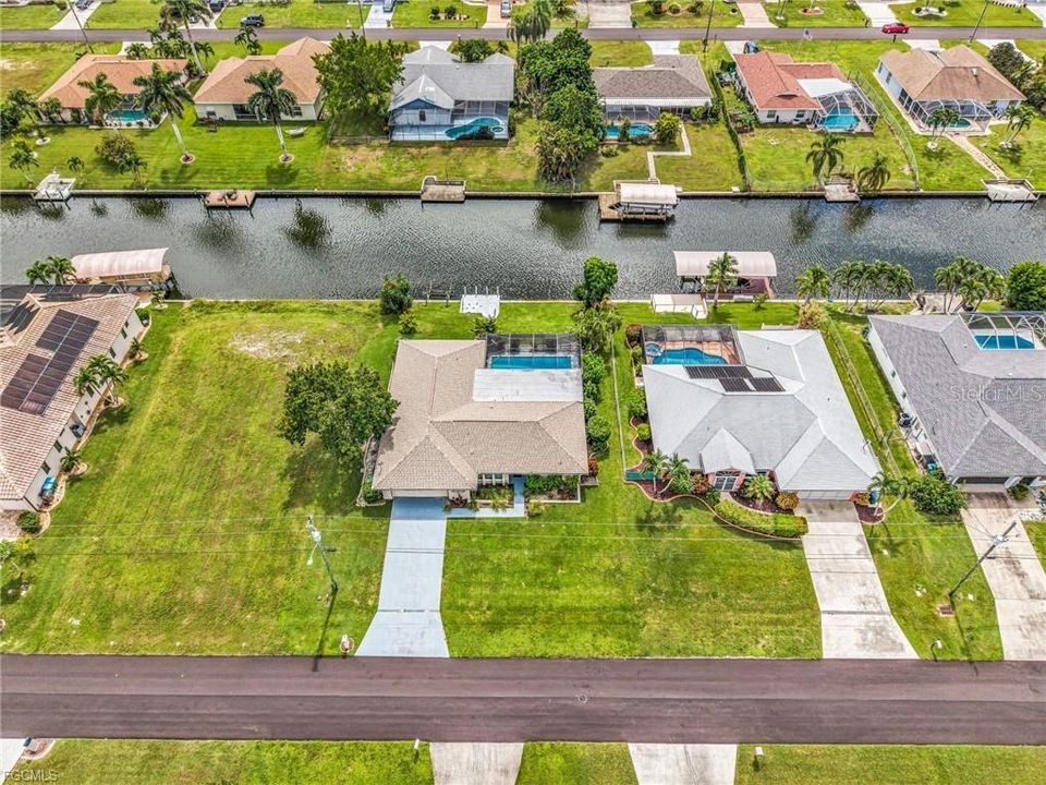 For Sale: $589,900 (3 beds, 2 baths, 1679 Square Feet)