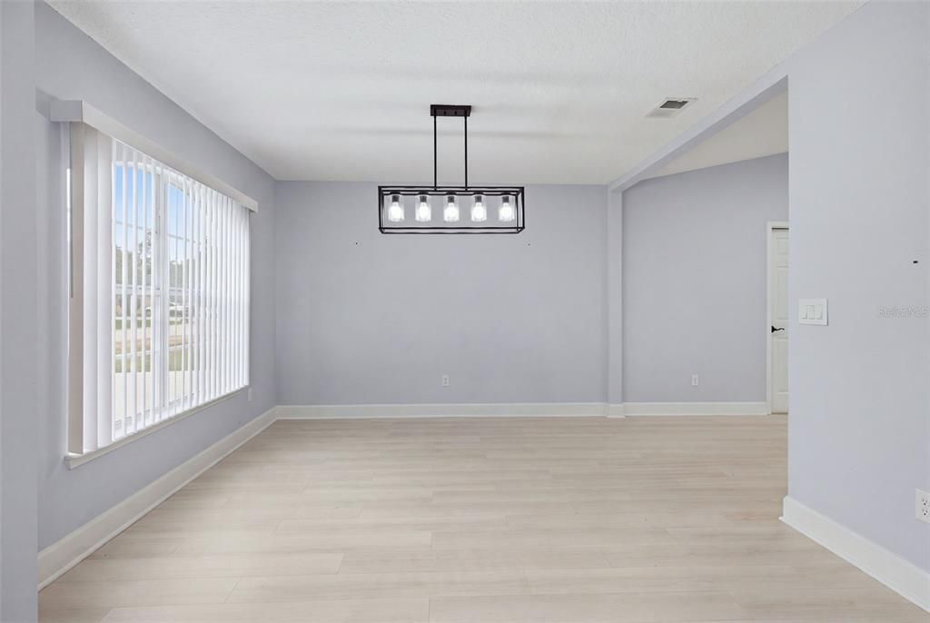 For Sale: $345,000 (3 beds, 2 baths, 1887 Square Feet)