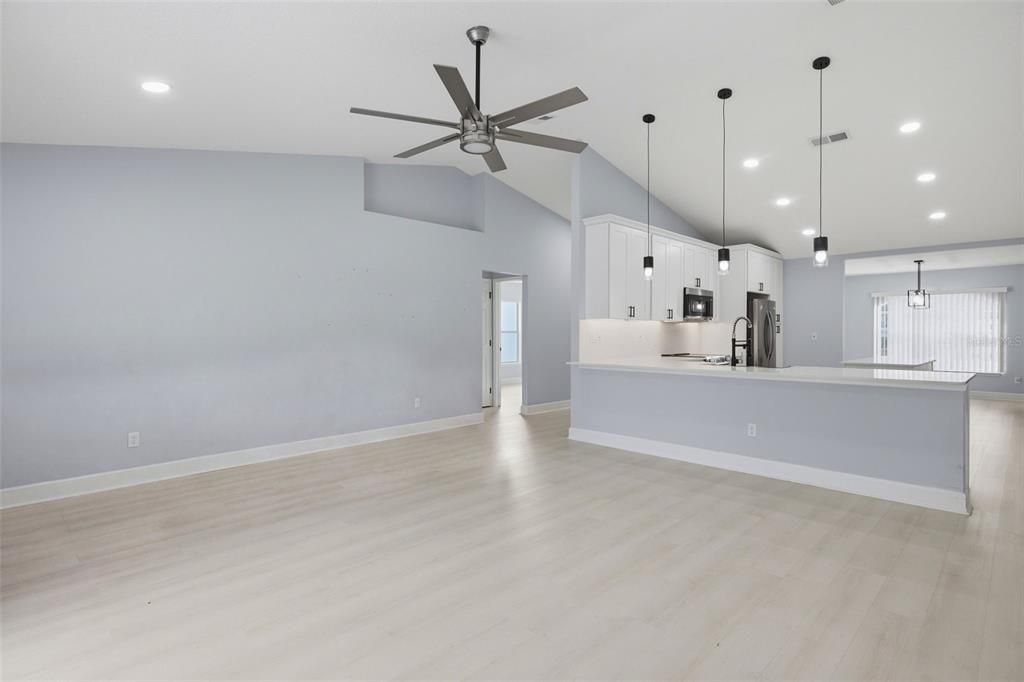 For Sale: $345,000 (3 beds, 2 baths, 1887 Square Feet)