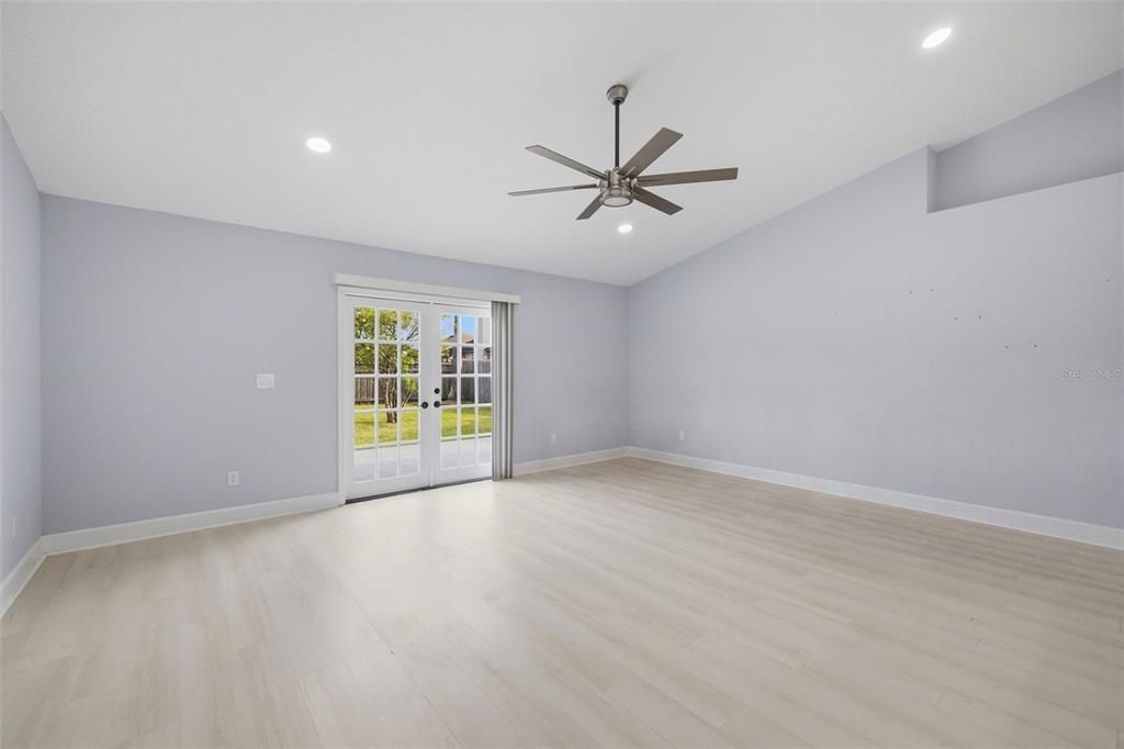 For Sale: $345,000 (3 beds, 2 baths, 1887 Square Feet)