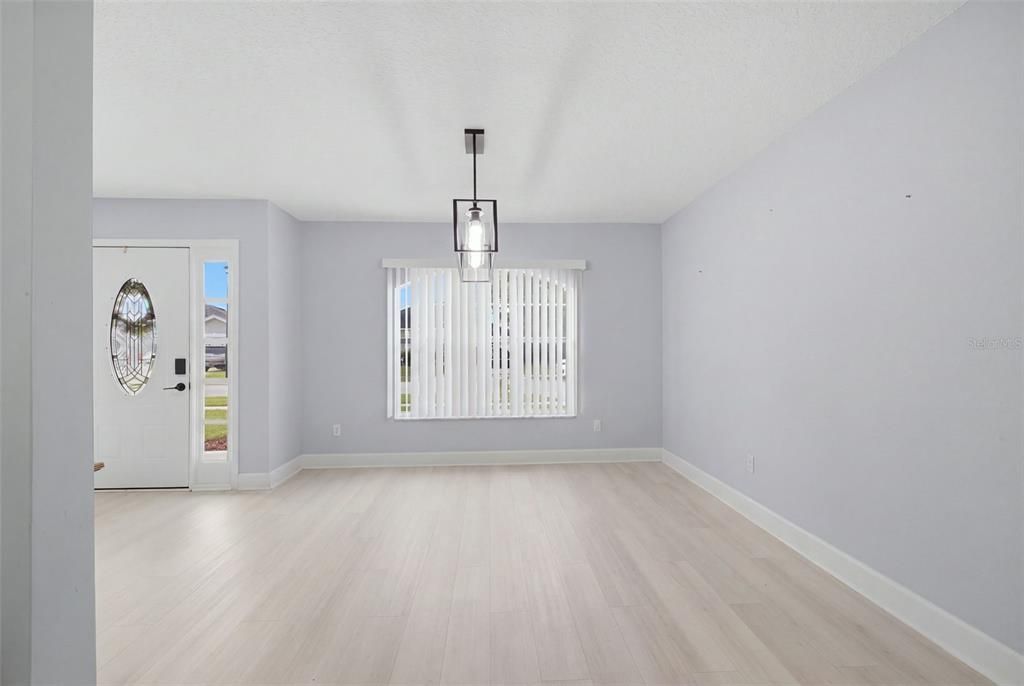 For Sale: $345,000 (3 beds, 2 baths, 1887 Square Feet)
