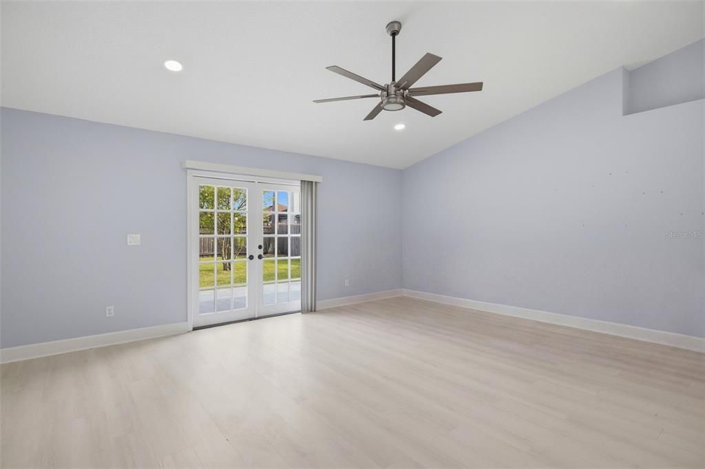 For Sale: $345,000 (3 beds, 2 baths, 1887 Square Feet)