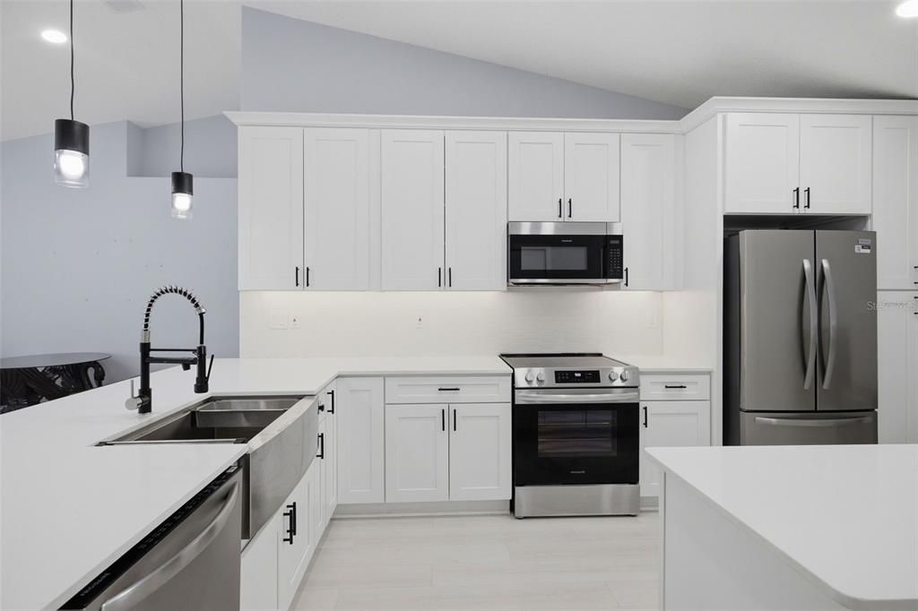 For Sale: $345,000 (3 beds, 2 baths, 1887 Square Feet)